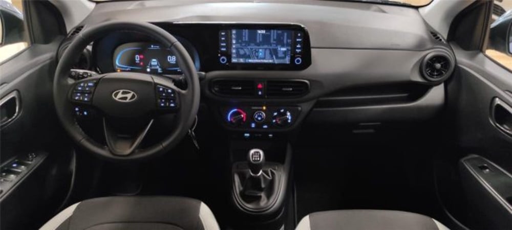 Hyundai i10 nuova a Bari (12)