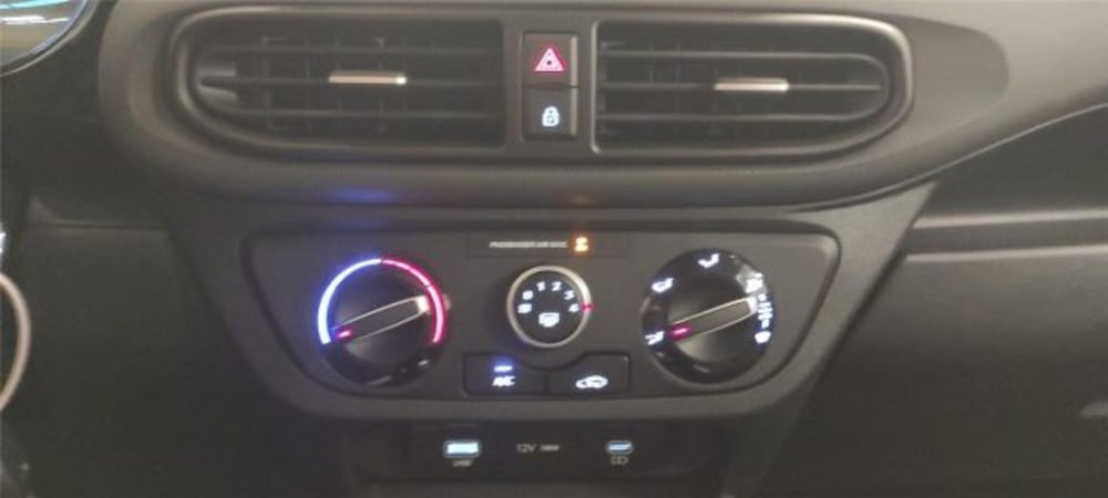 Hyundai i10 nuova a Bari (20)
