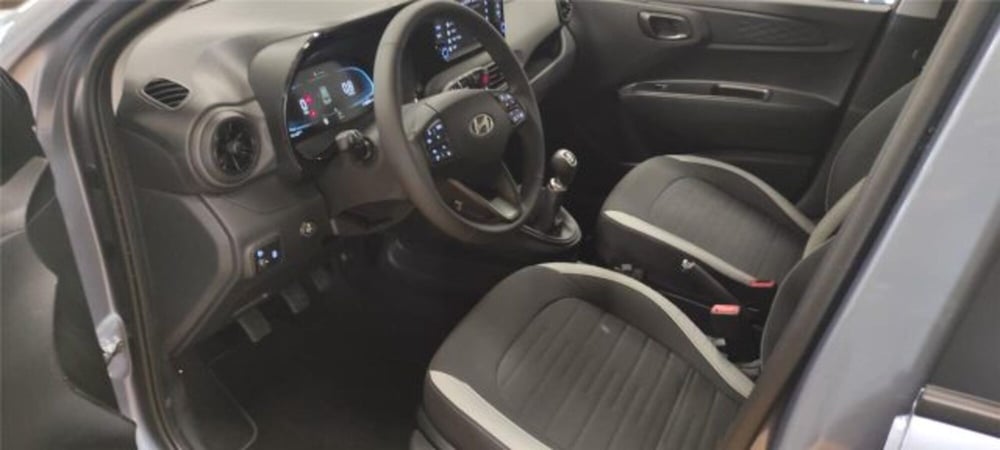 Hyundai i10 nuova a Bari (8)