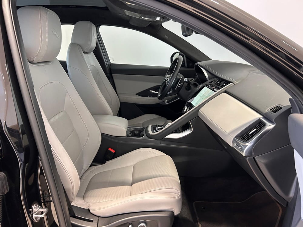 Jaguar E-Pace usata a Napoli (3)