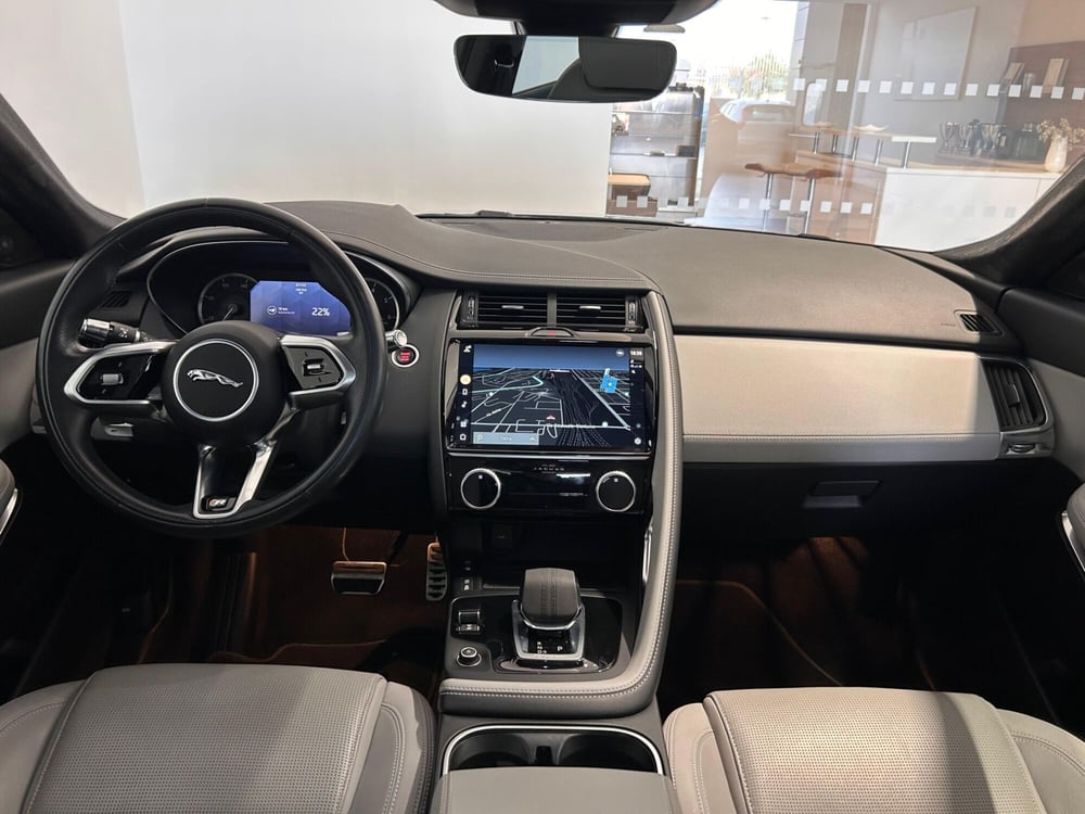 Jaguar E-Pace usata a Napoli (4)