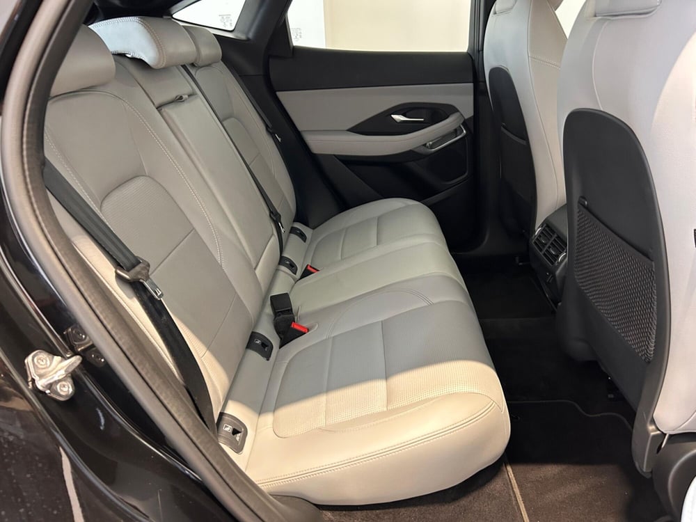 Jaguar E-Pace usata a Napoli (5)