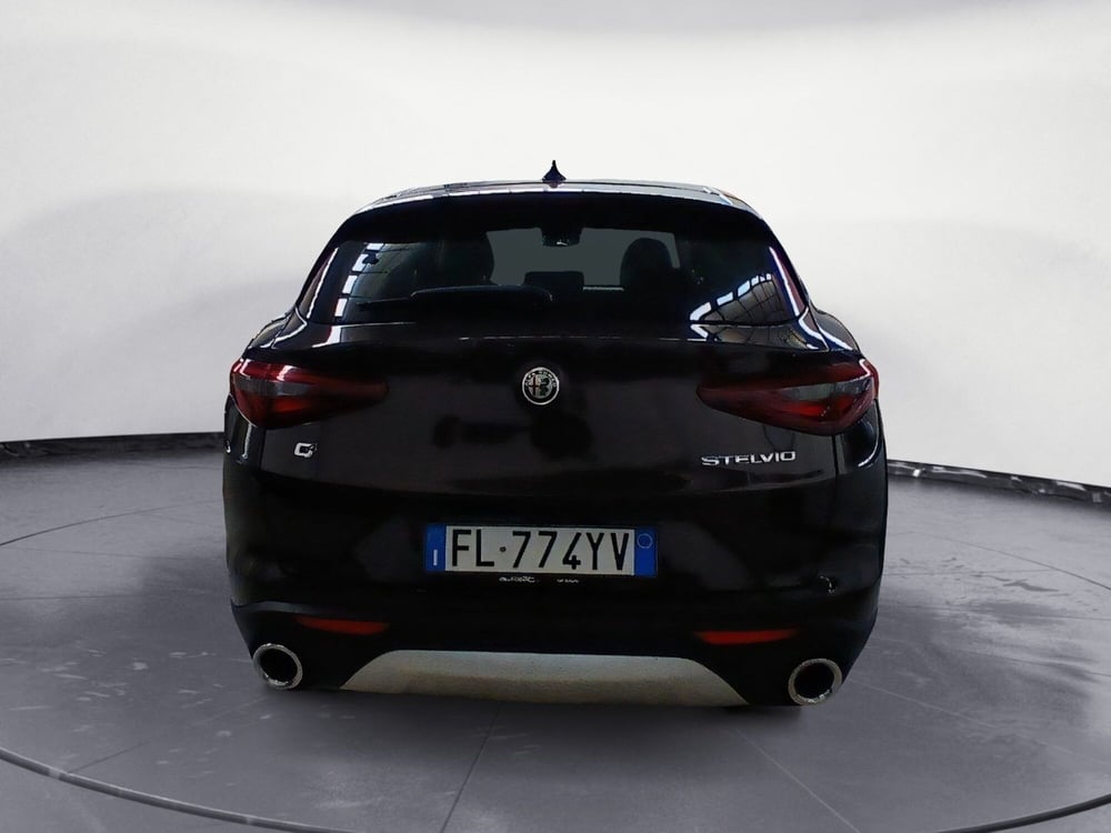 Alfa Romeo Stelvio usata a Lecce (3)