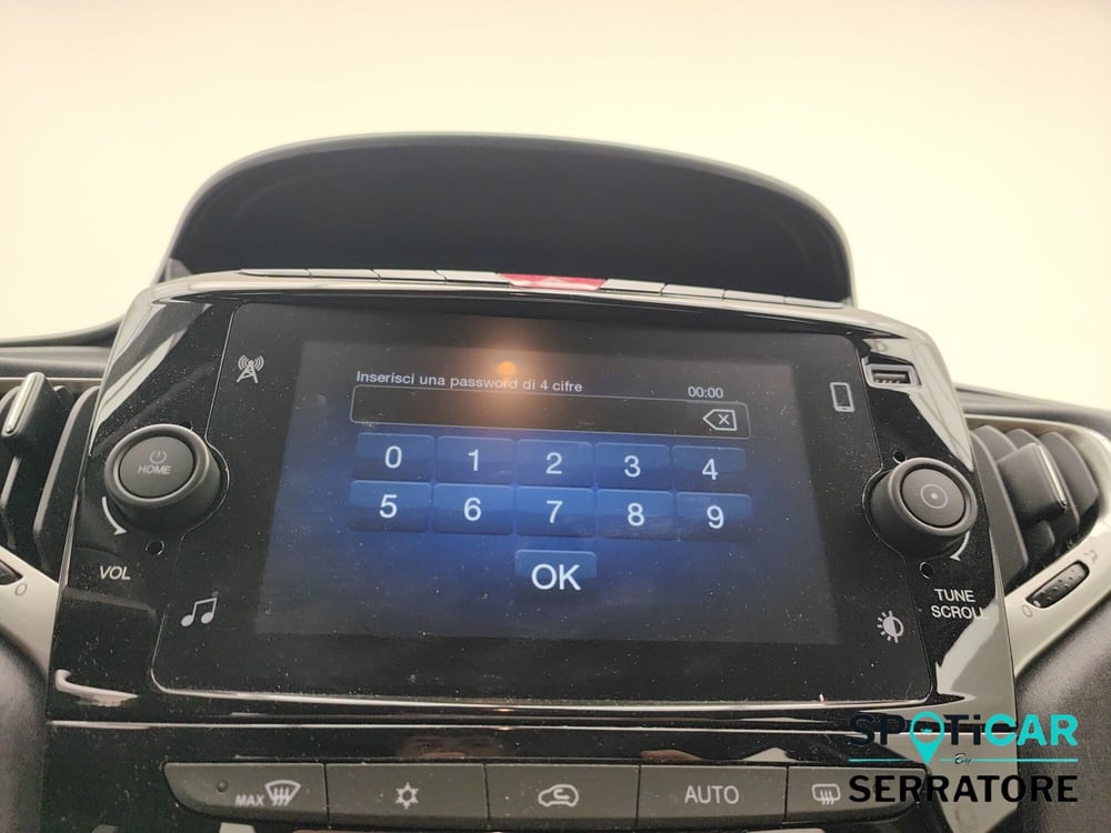 Lancia Ypsilon usata a Como (11)