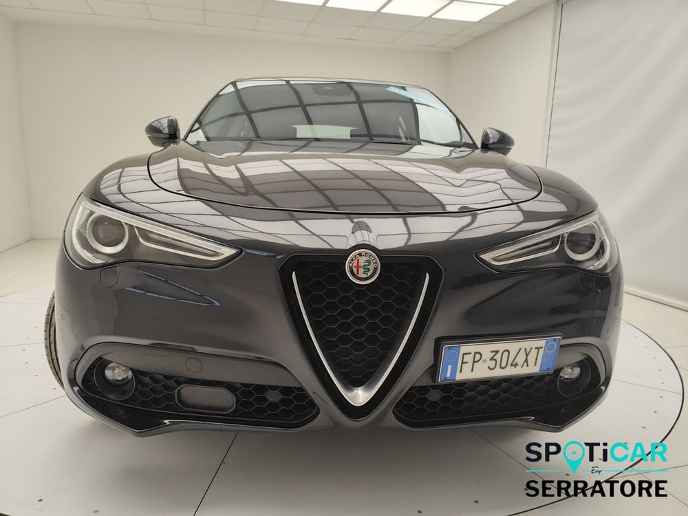 Alfa Romeo Stelvio usata a Como (2)