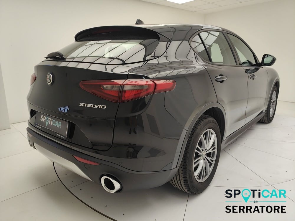 Alfa Romeo Stelvio usata a Como (5)