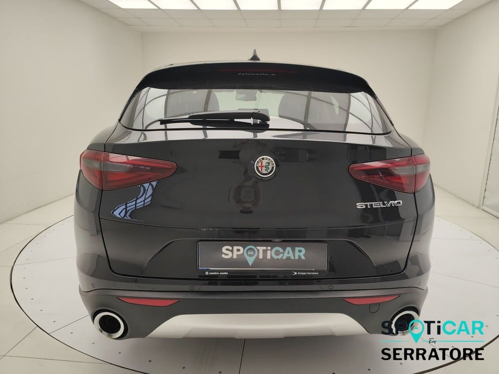 Alfa Romeo Stelvio usata a Como (6)
