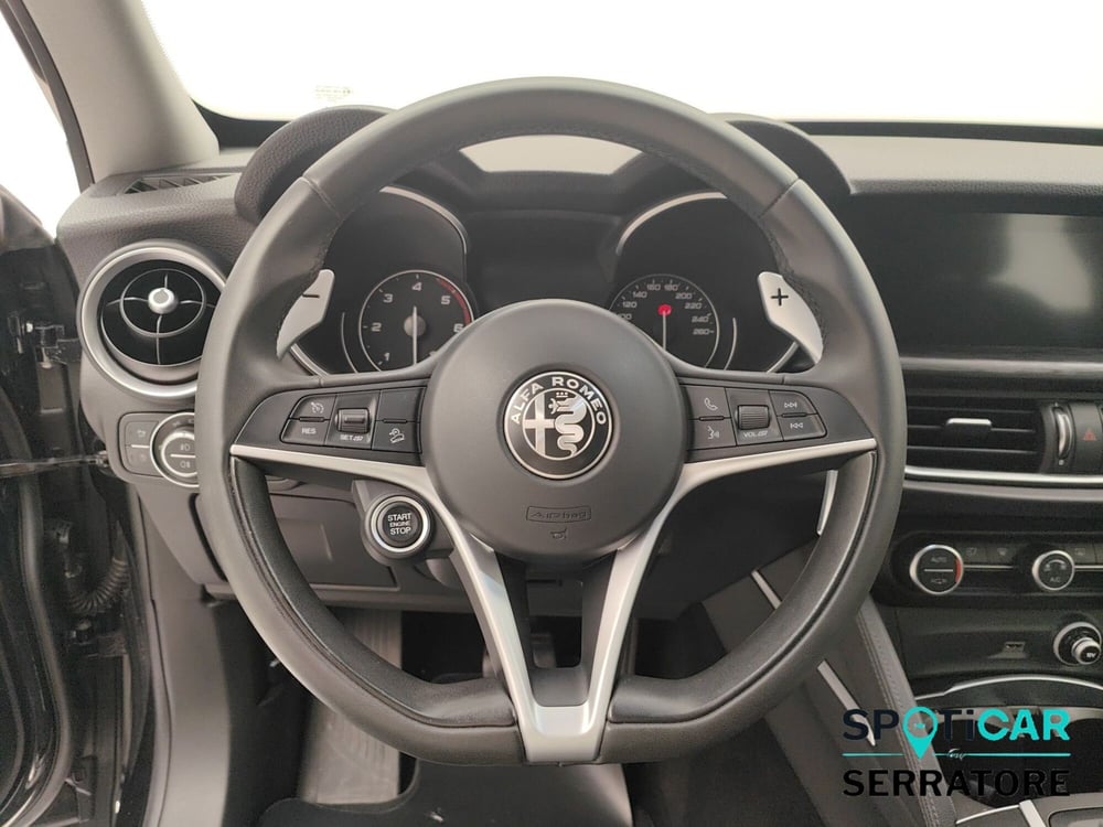 Alfa Romeo Stelvio usata a Como (8)