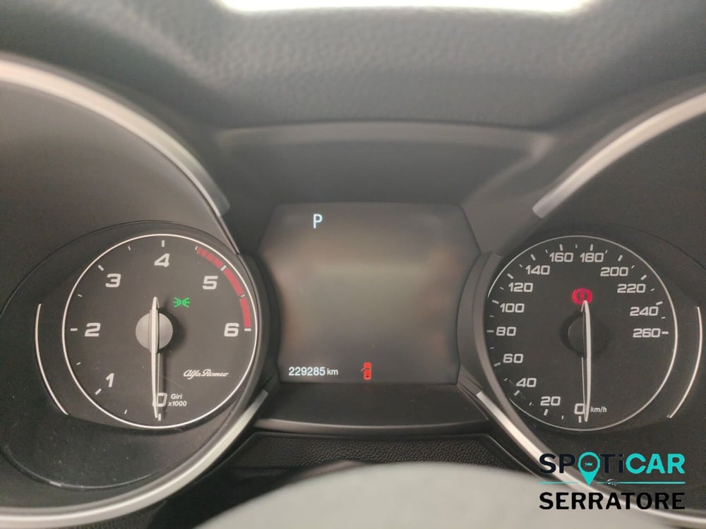 Alfa Romeo Stelvio usata a Como (9)