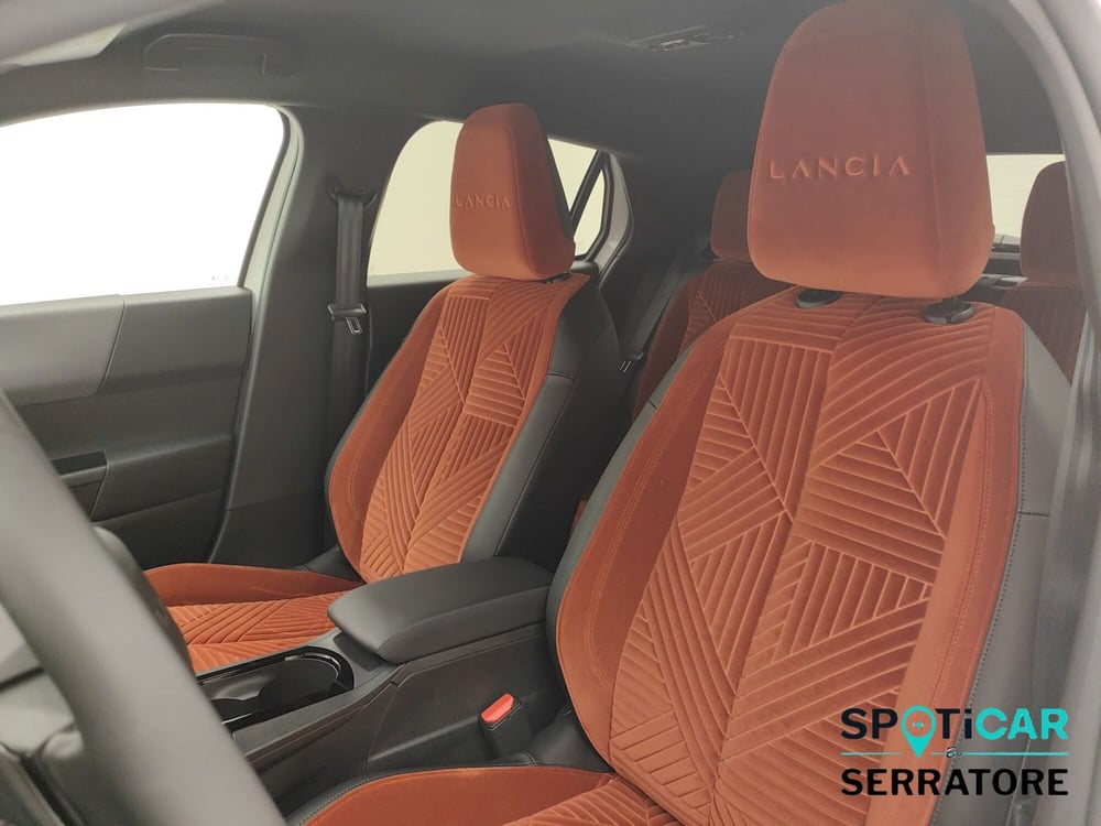 Lancia Ypsilon usata a Como (13)