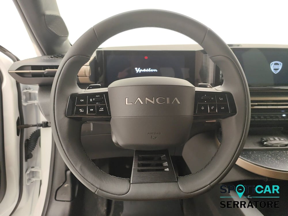 Lancia Ypsilon usata a Como (8)