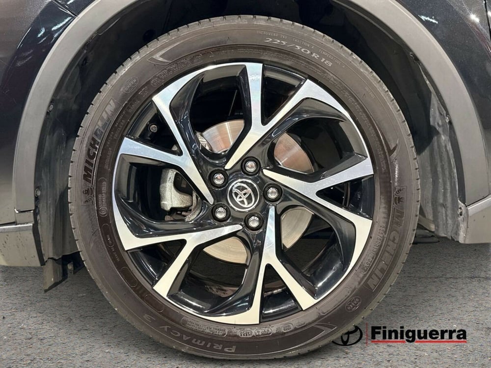 Toyota Toyota C-HR usata a Lecco (7)