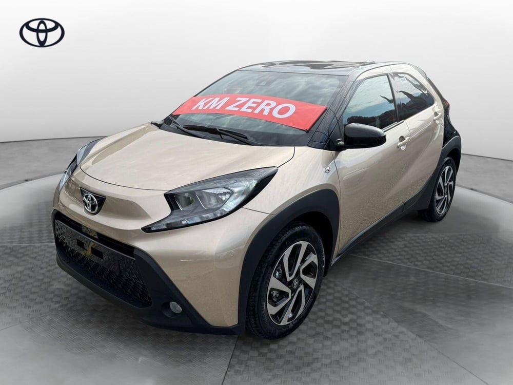 Toyota Aygo X nuova a Como