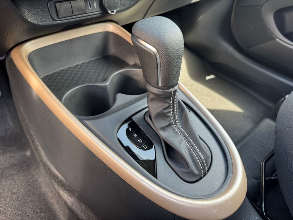 Toyota Aygo X nuova a Como (10)