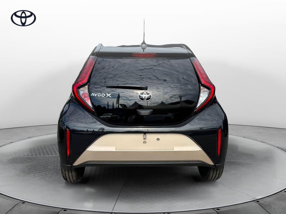Toyota Aygo X nuova a Como (4)