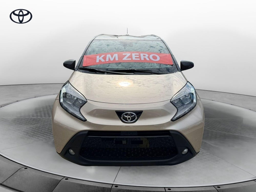 Toyota Aygo X nuova a Como (5)