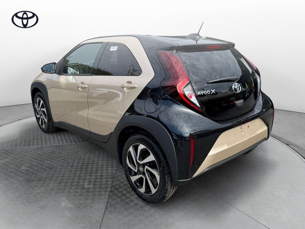 Toyota Aygo X nuova a Como (8)