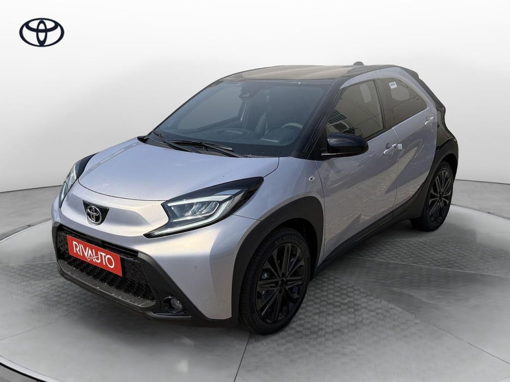 Toyota Aygo X nuova a Como