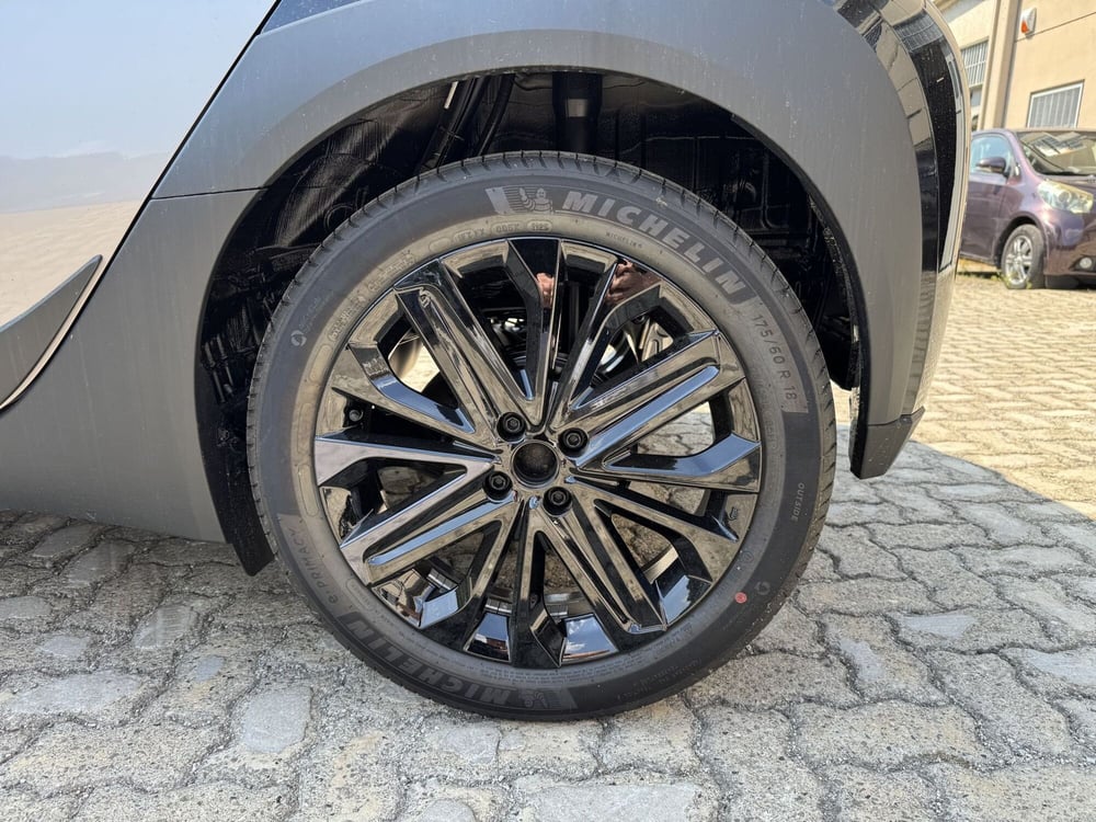 Toyota Aygo X nuova a Como (12)