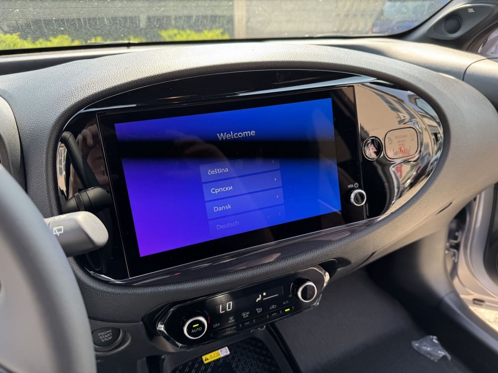 Toyota Aygo X nuova a Como (13)