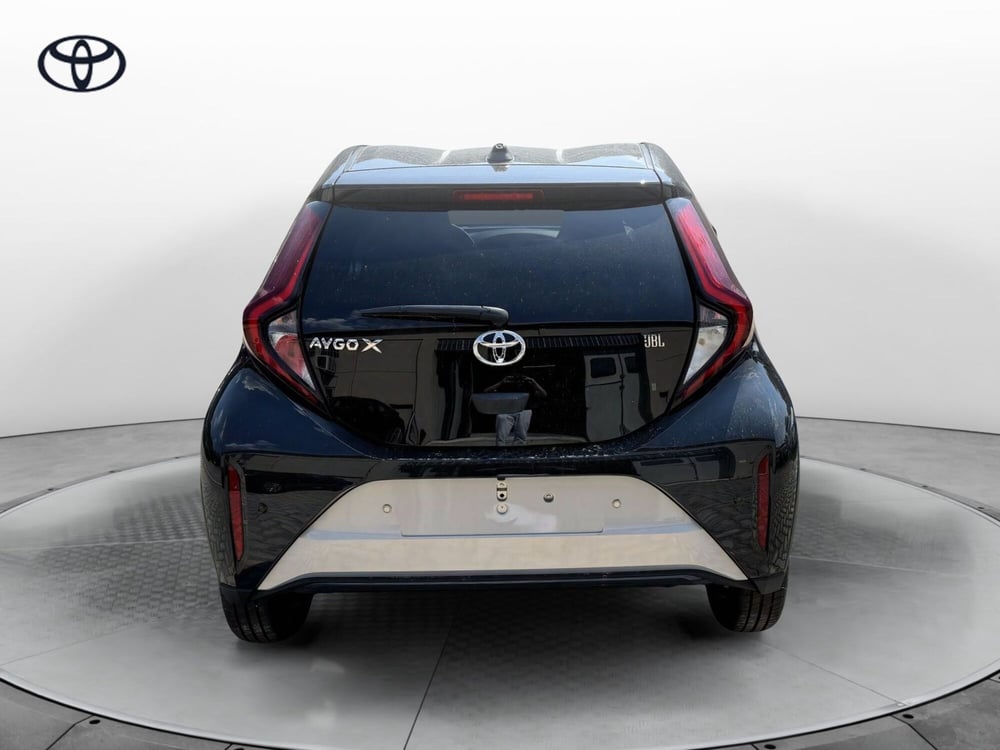 Toyota Aygo X nuova a Como (5)