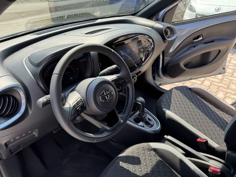 Toyota Aygo X nuova a Como (10)