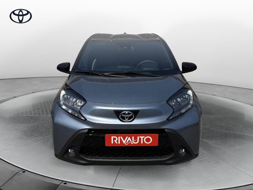 Toyota Aygo X nuova a Como (4)