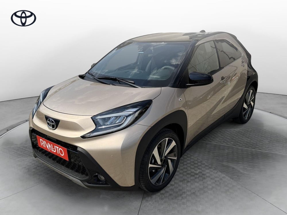 Toyota Aygo X nuova a Como
