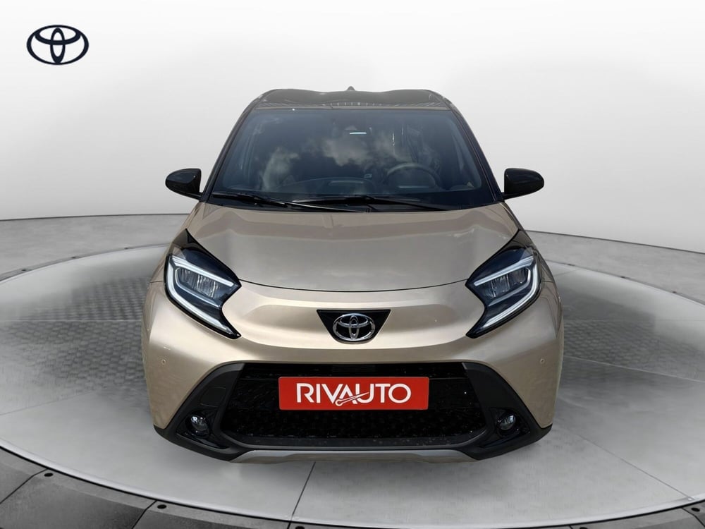 Toyota Aygo X nuova a Como (4)