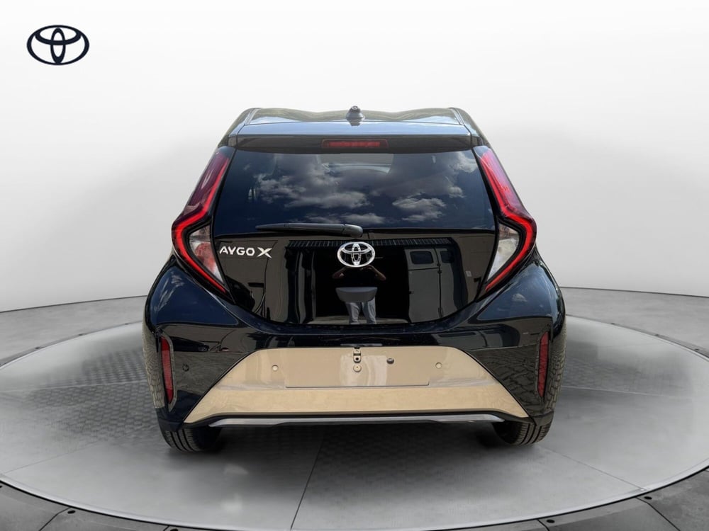 Toyota Aygo X nuova a Como (5)