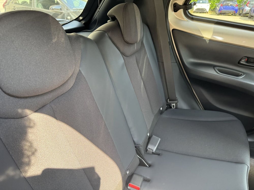 Toyota Aygo X nuova a Como (7)