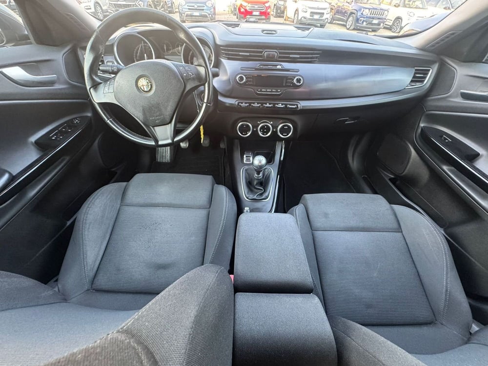 Alfa Romeo Giulietta usata a Salerno (11)