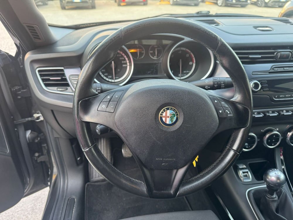Alfa Romeo Giulietta usata a Salerno (12)