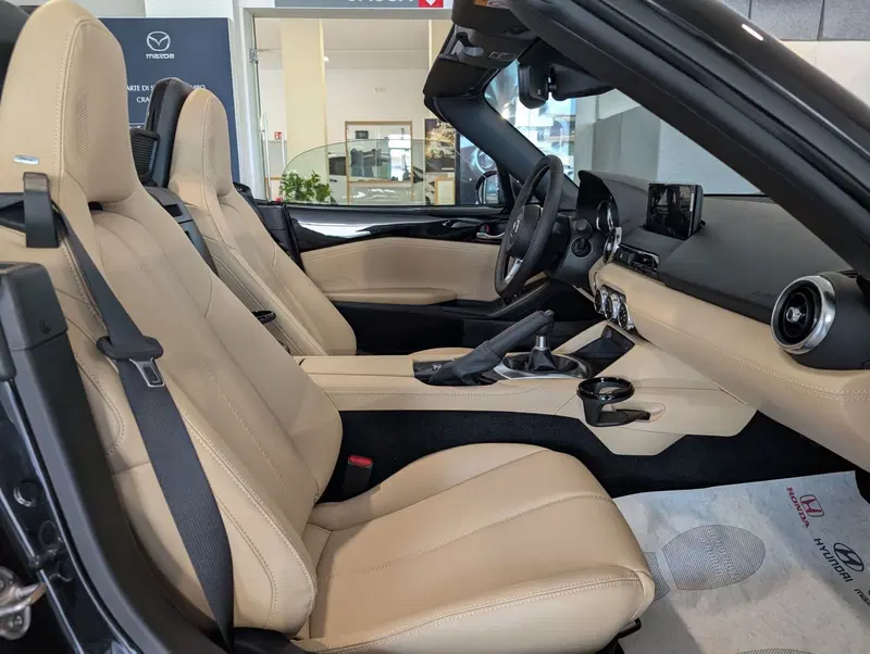 Mazda MX-5 nuova a Napoli (10)
