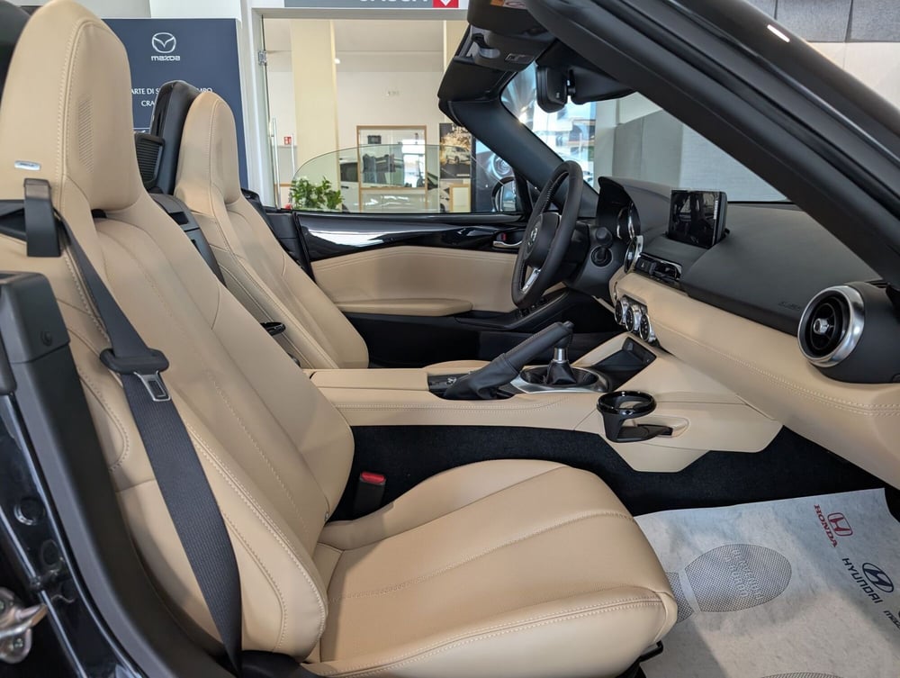 Mazda MX-5 nuova a Napoli (10)
