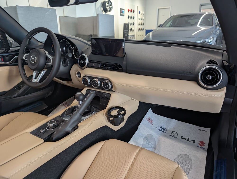Mazda MX-5 nuova a Napoli (11)