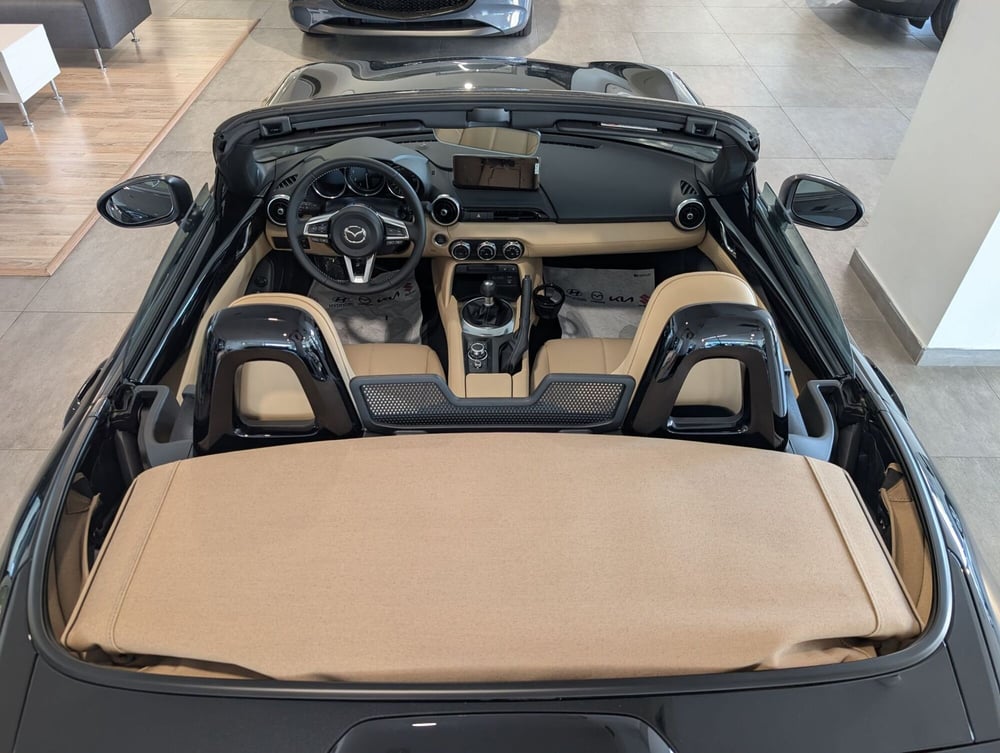 Mazda MX-5 nuova a Napoli (5)