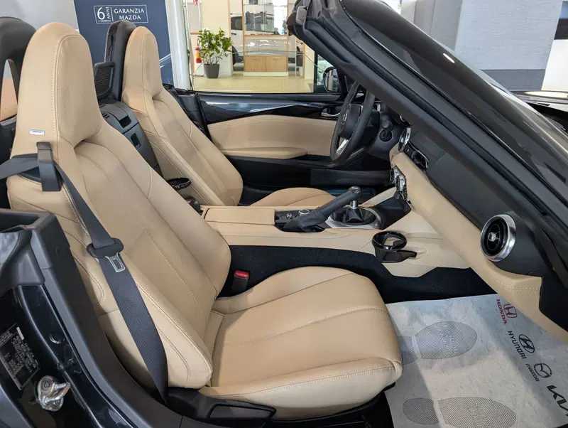 Mazda MX-5 nuova a Napoli (7)
