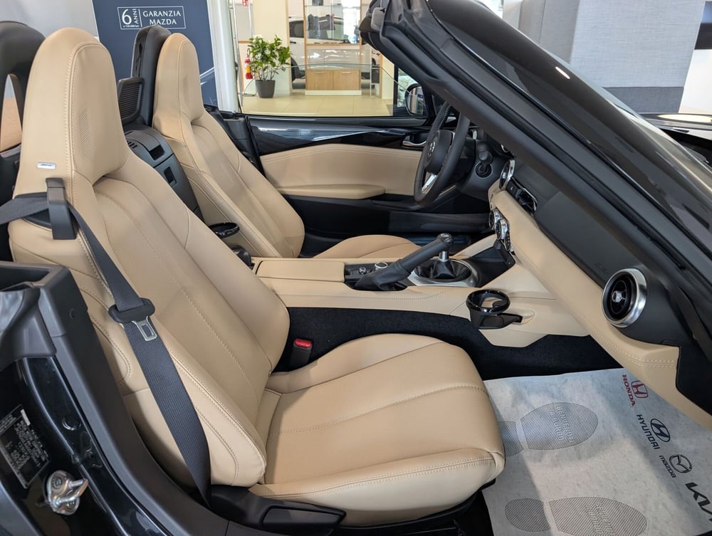 Mazda MX-5 nuova a Napoli (7)