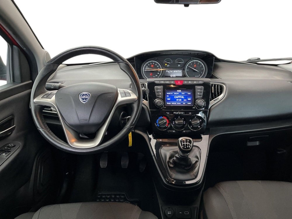 Lancia Ypsilon usata a Torino (11)