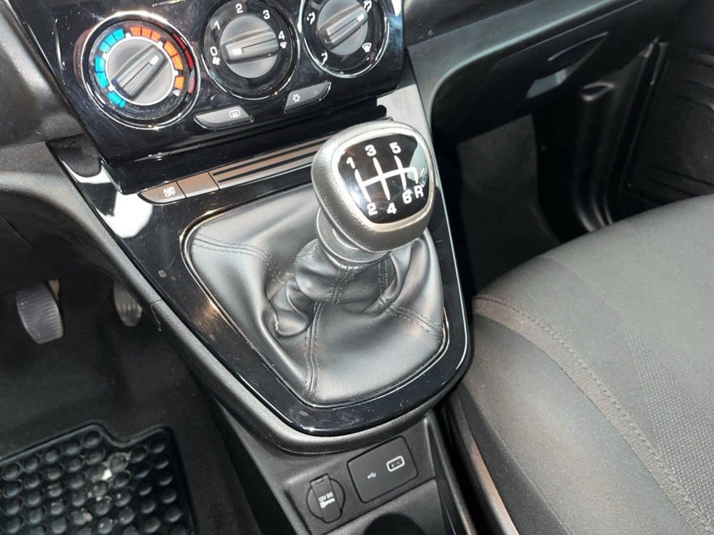 Lancia Ypsilon usata a Torino (14)