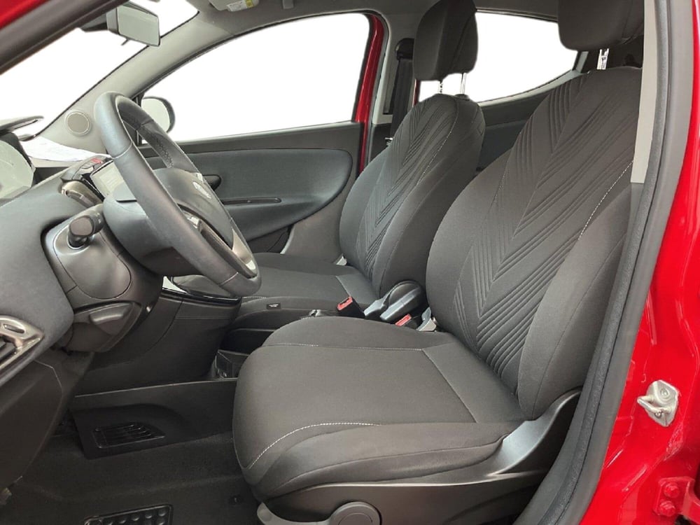 Lancia Ypsilon usata a Torino (10)