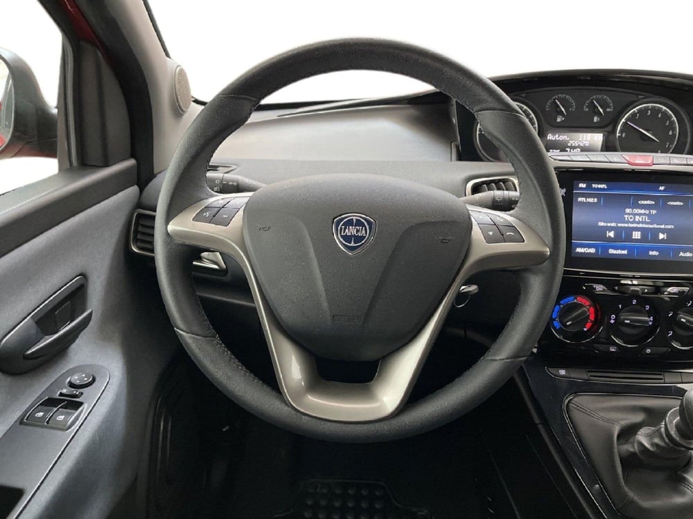 Lancia Ypsilon usata a Torino (12)