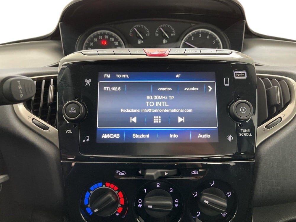 Lancia Ypsilon usata a Torino (14)