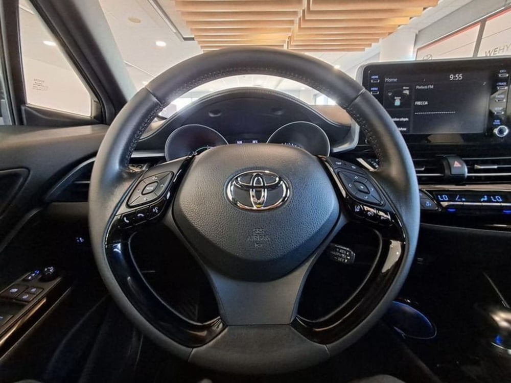 Toyota Toyota C-HR usata a Cagliari (14)