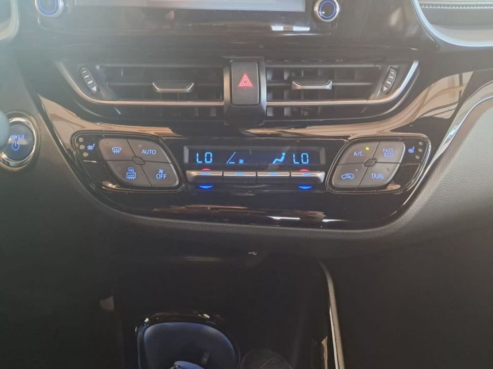 Toyota Toyota C-HR usata a Cagliari (19)