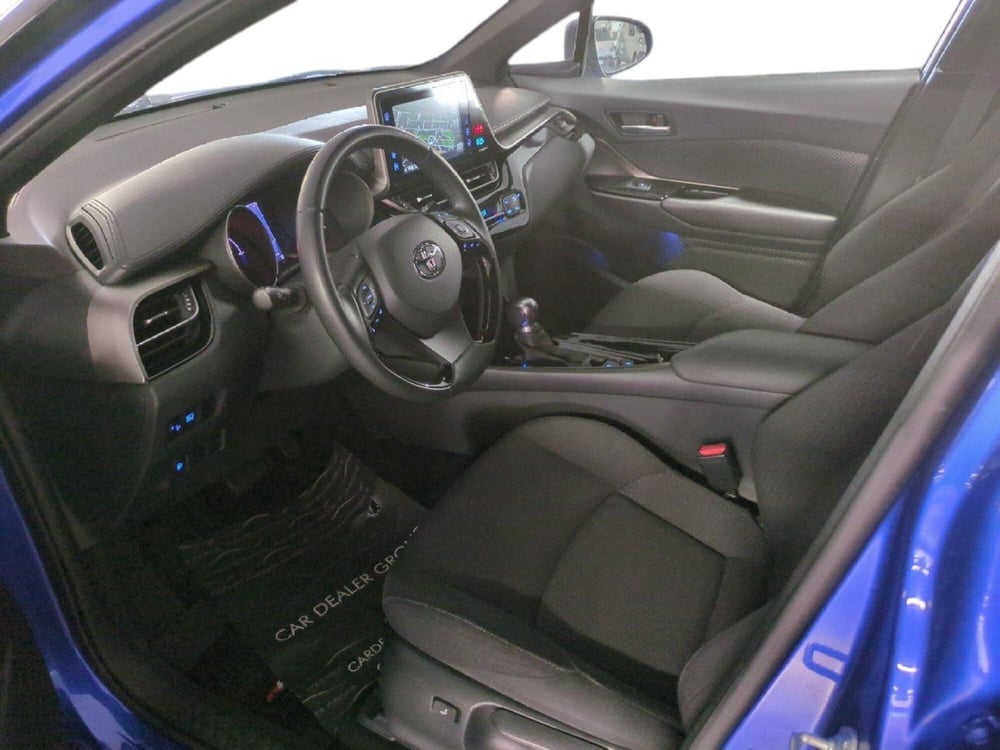 Toyota Toyota C-HR usata a Milano (13)
