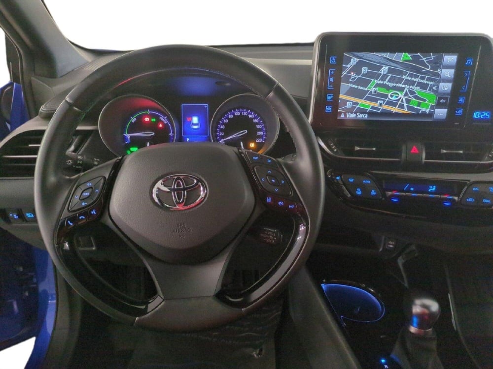 Toyota Toyota C-HR usata a Milano (16)