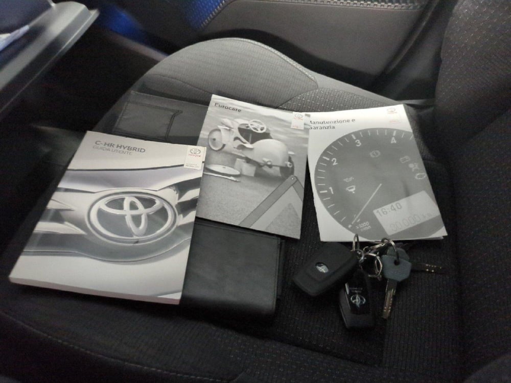 Toyota Toyota C-HR usata a Milano (19)