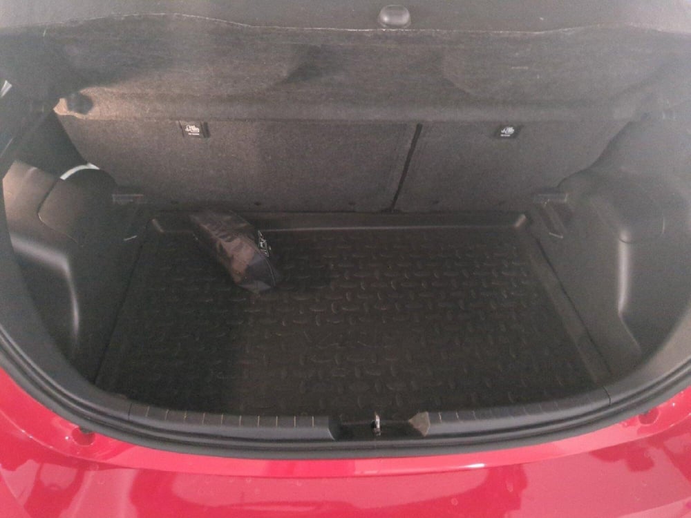 Toyota Yaris usata a Milano (11)